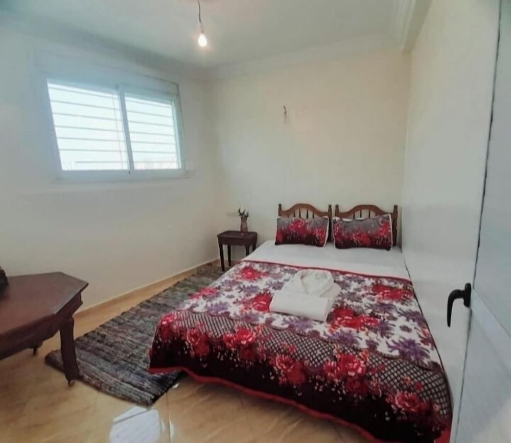 2 km from fes airport 2