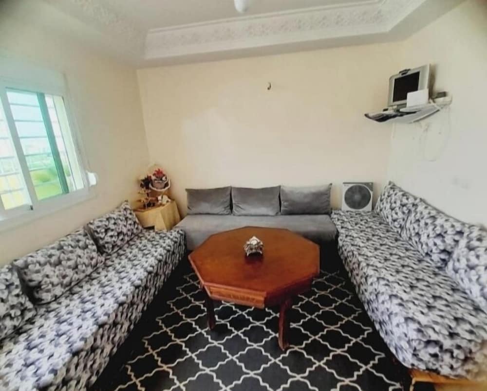 2 km from fes airport 1