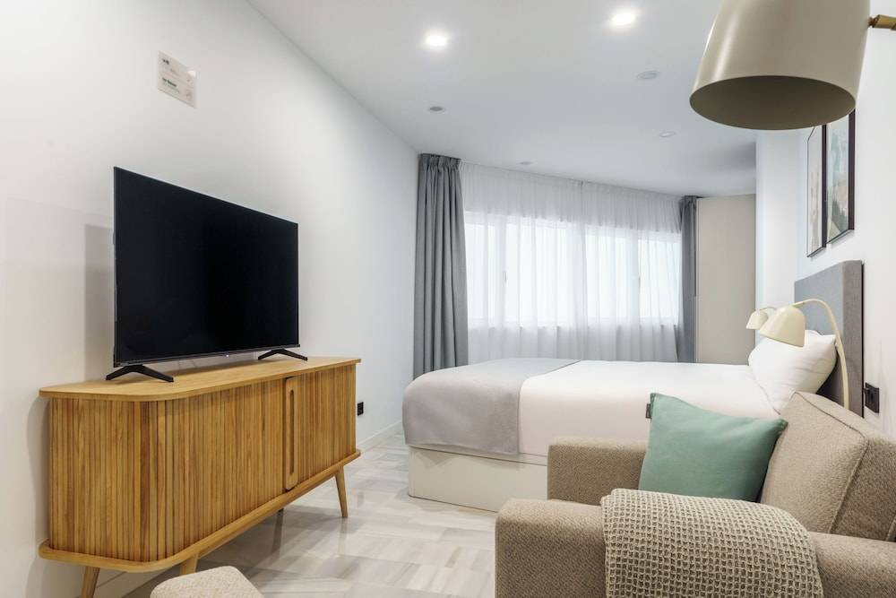 Limehome Jerez de la Frontera 2