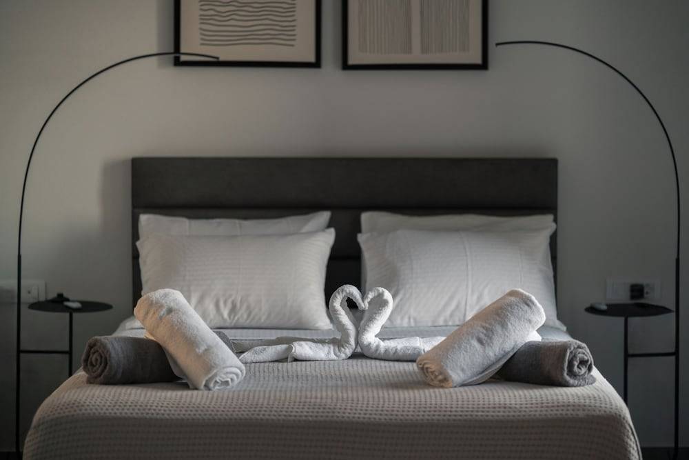 Uranides Luxury Suites 2