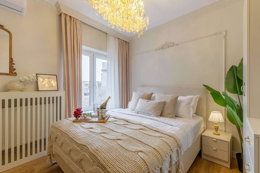 Maison Elysee - An Elegant Apartment in Piata Romana 2