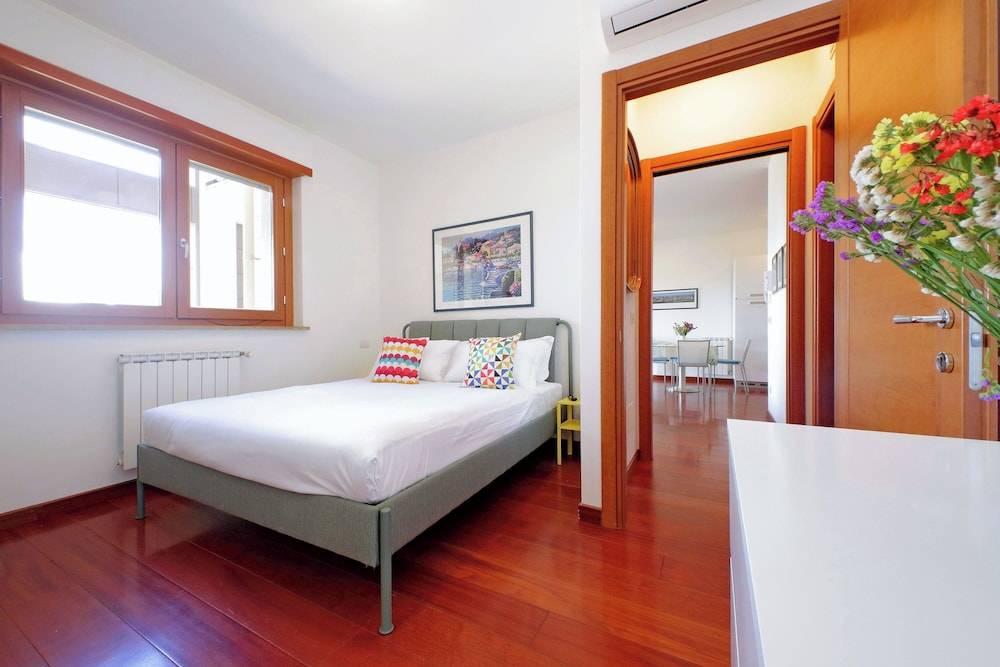 Modern Flat with terrace near Eataly 2