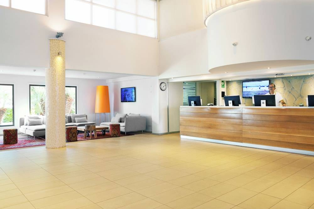 SUNWING SANDY BAY RESORT 2