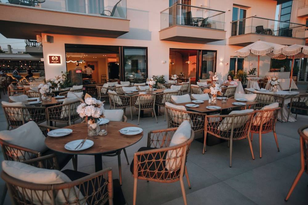Avenue Hotel 1