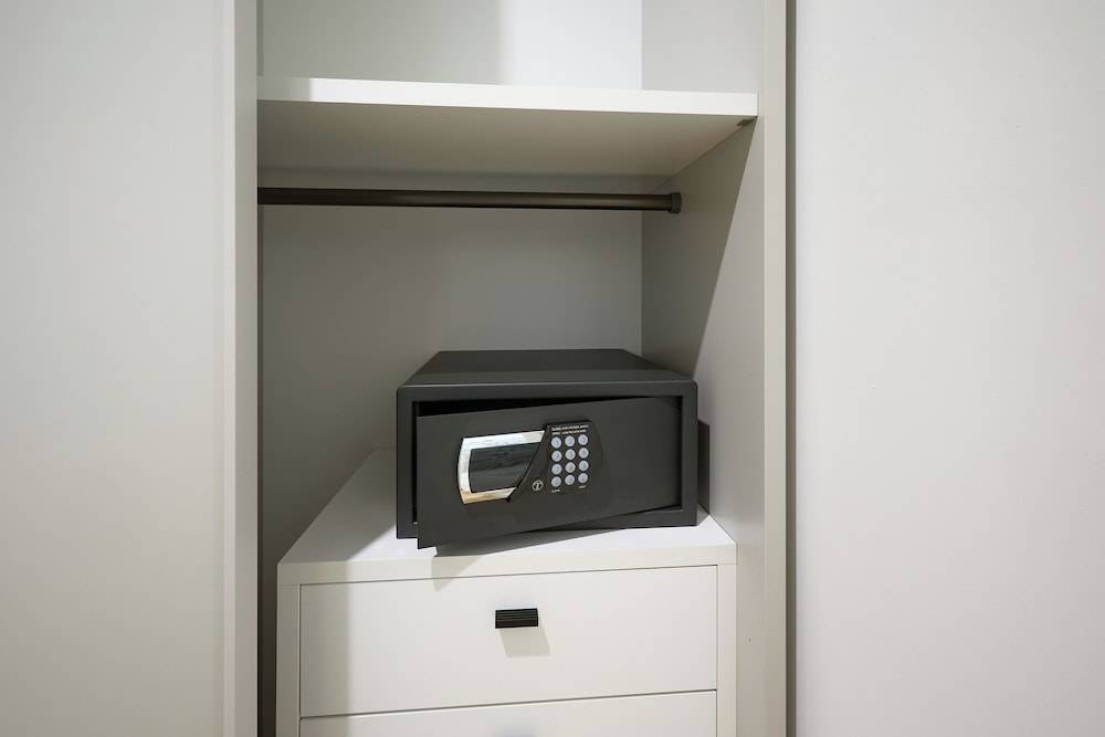 La Corte Rental Room 1