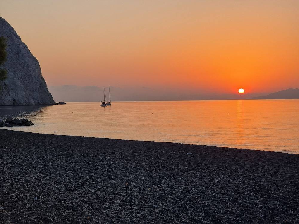 Santorini Hotel Pleasure Black Beach Perissa 1