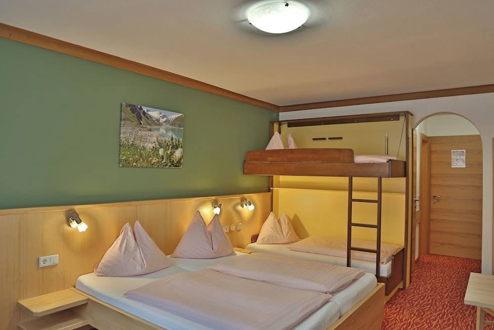 ESCHENHOF BED & BREAKFAST & MORE 2