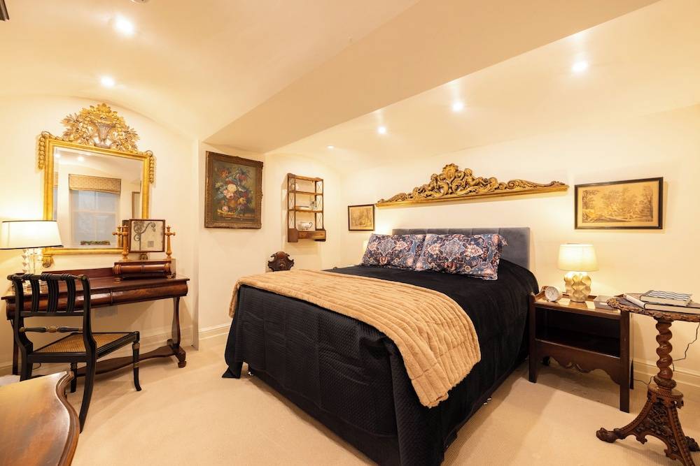 Large 4-bed 8-guests W/patio 1841 House Paddington 1
