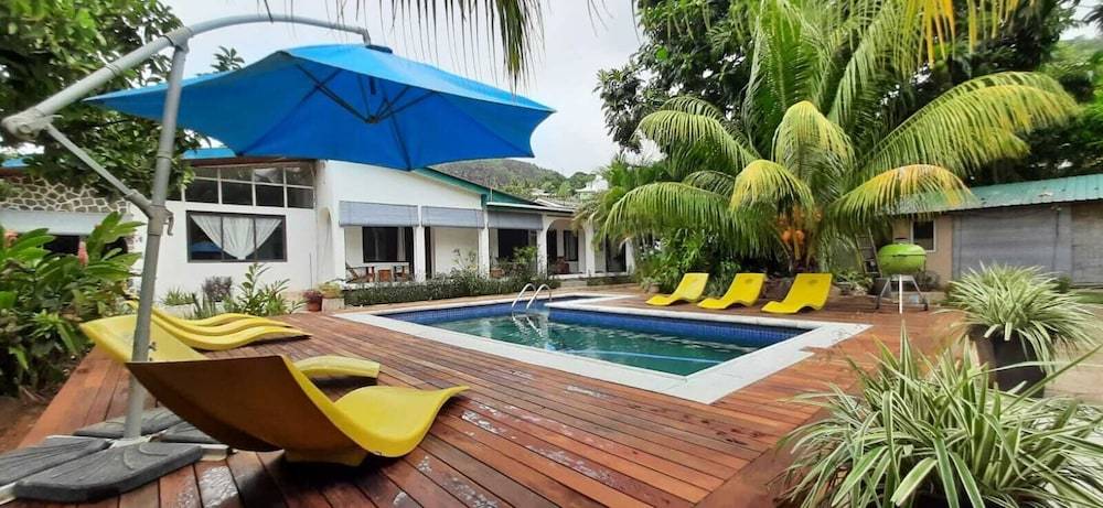 castaway lodge 1