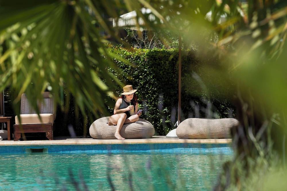 Ohana Hotel 1