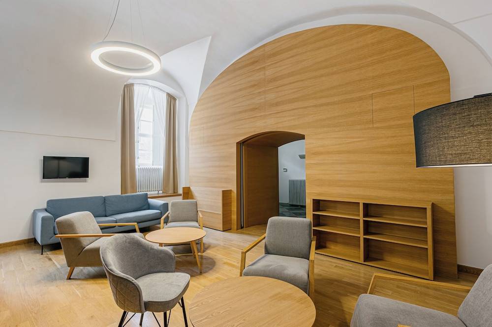 Hotel Benedict 2