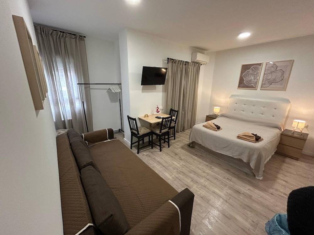 Habitaciones en Embajadores 1