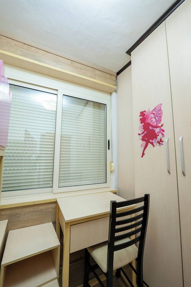 Tirent Apartment - Spacious 2-Bedroom Stay Near Liqeni i Thatë 2