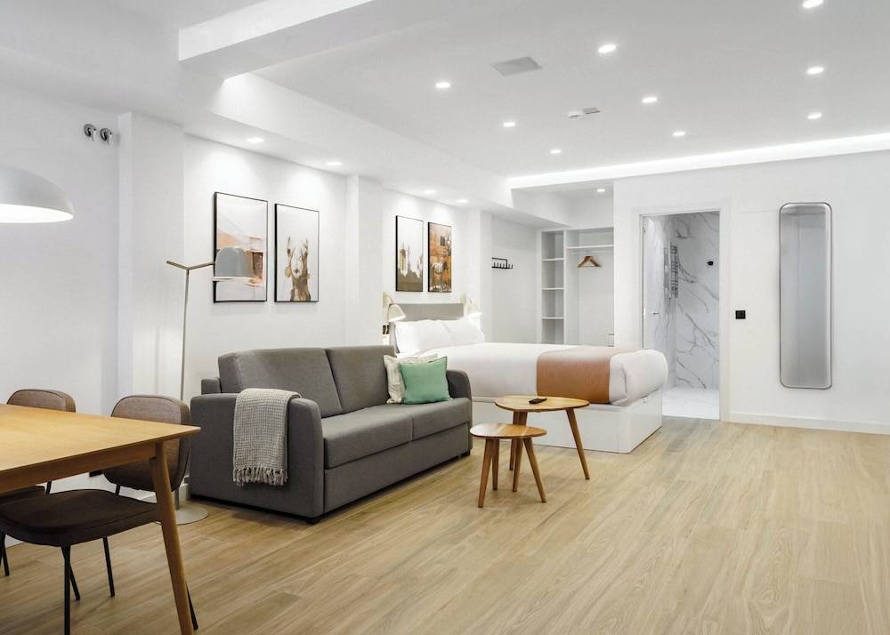 Limehome Madrid Calle de Matilde Diez 1
