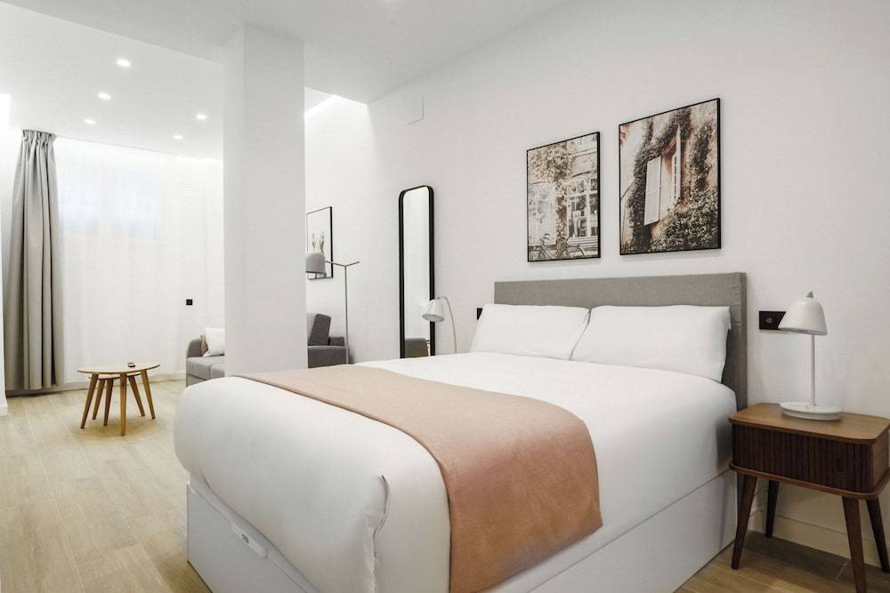 Limehome Madrid Calle de Matilde Diez 2