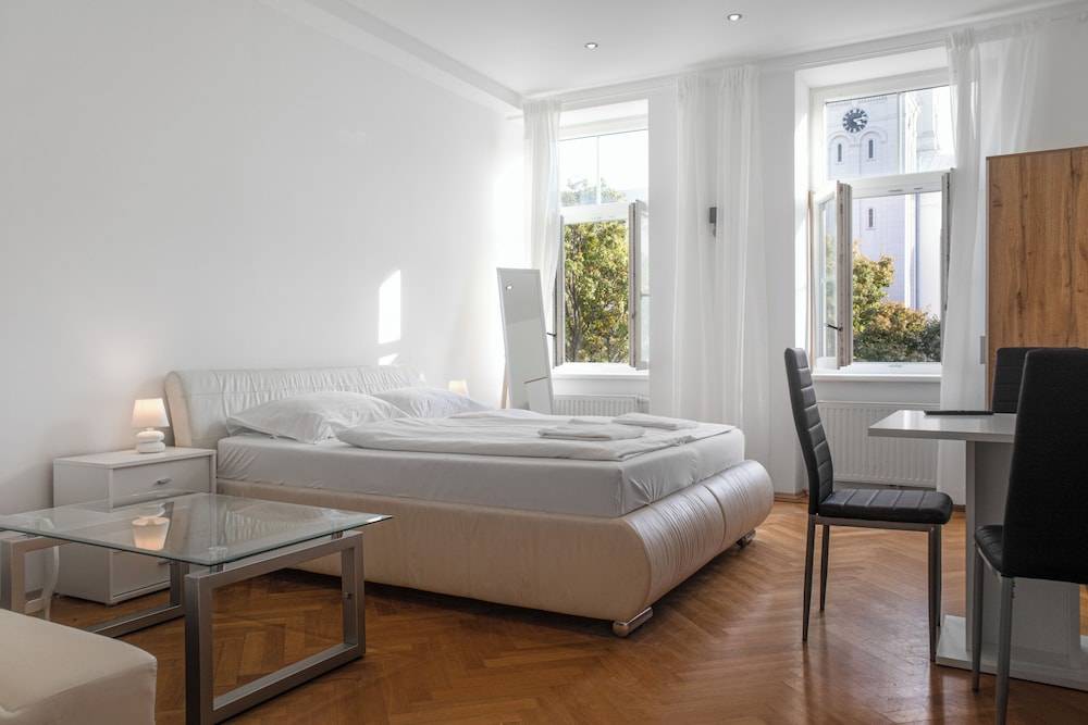 Perfect 7BR Stay Near Hauptbahnhof 1