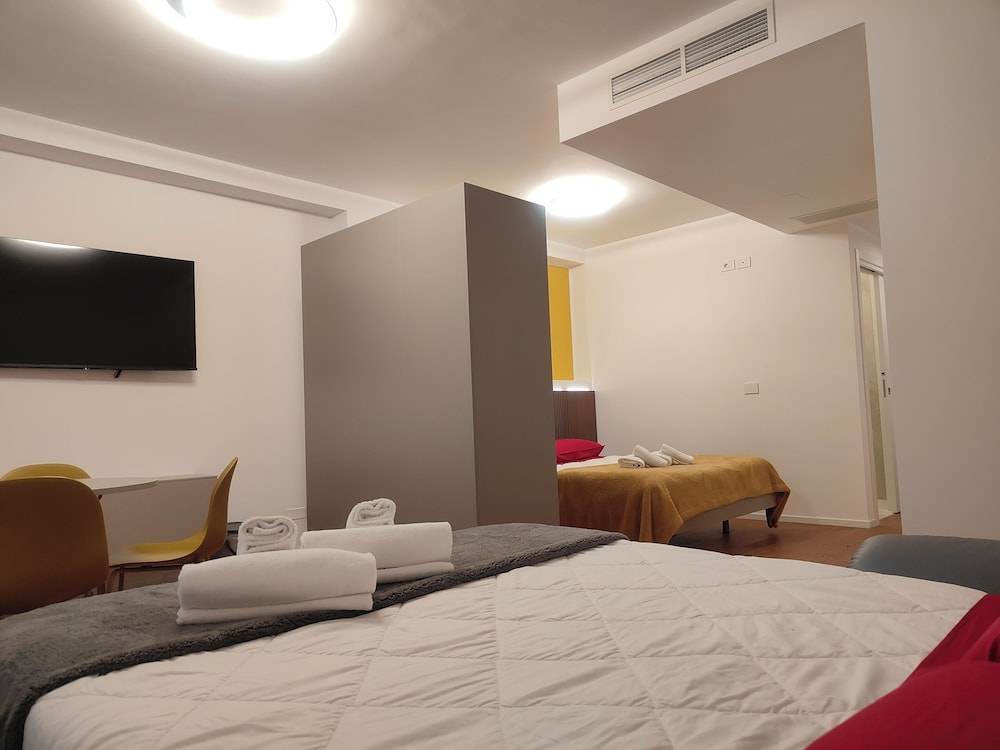 CconfortHotels Suite 104 2