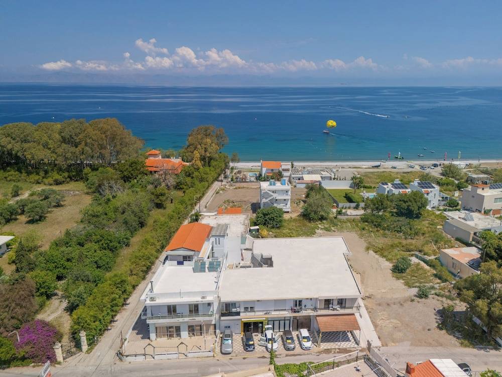 Blue Wave Suites - Ixia 1