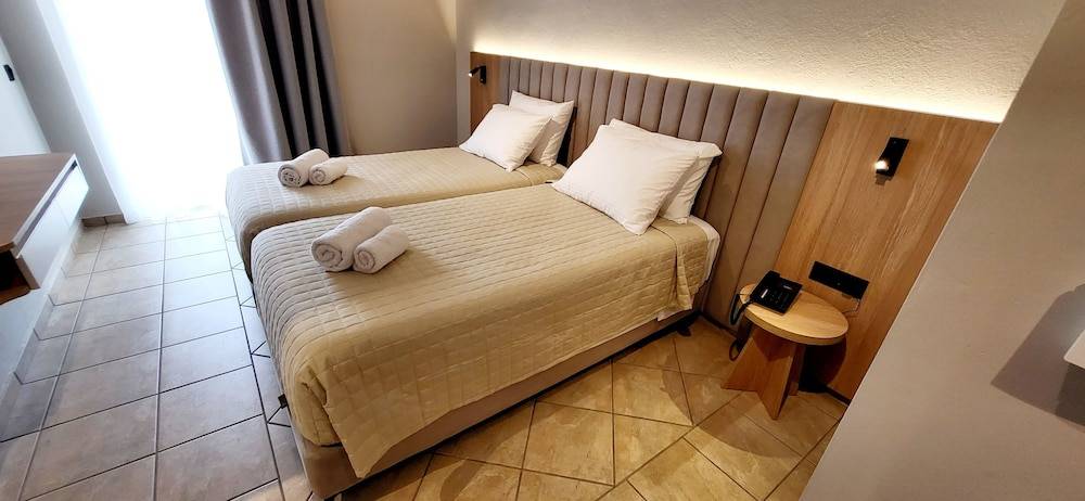 THINALOS HOTEL 1
