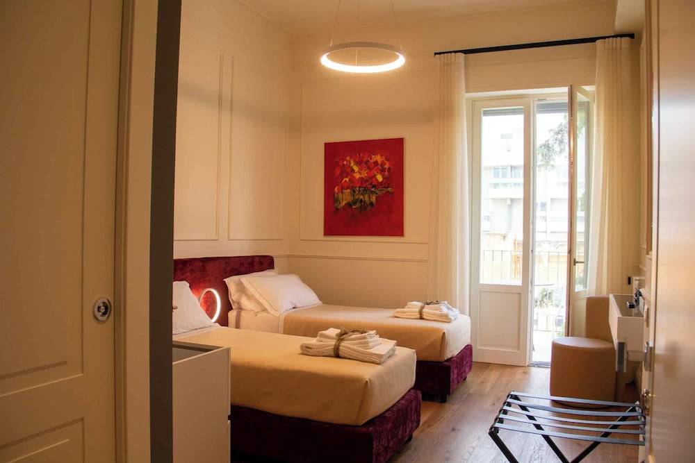 MARI Luxury Rooms and Suites 2
