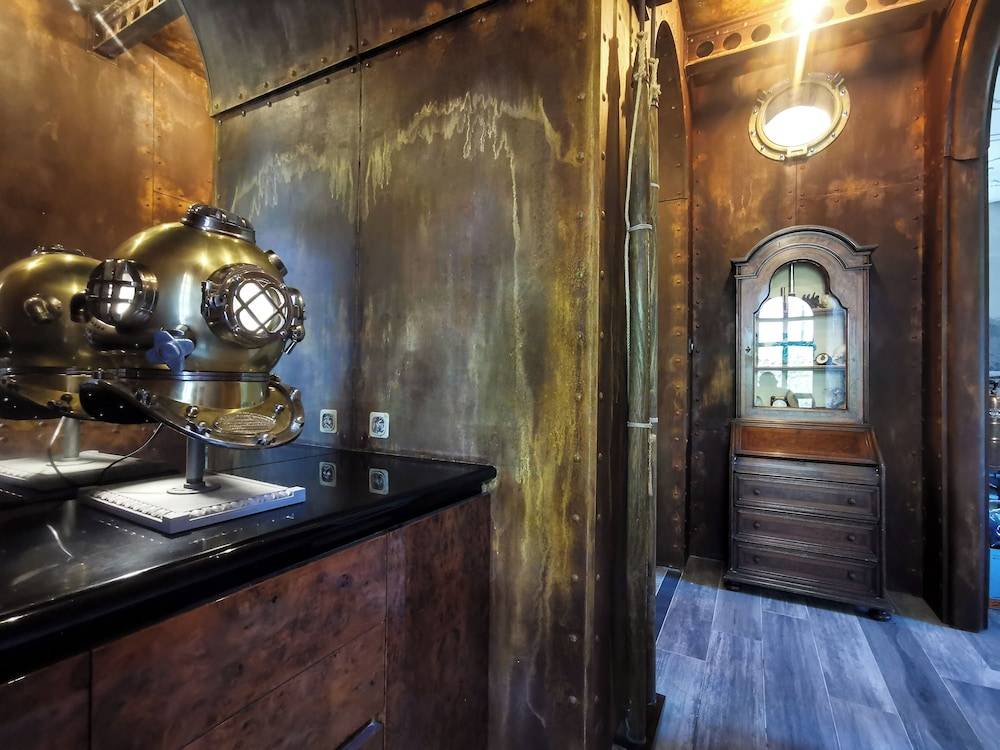 The Kraken Inn - Steampunk Boutique B&B in Bergamo 2