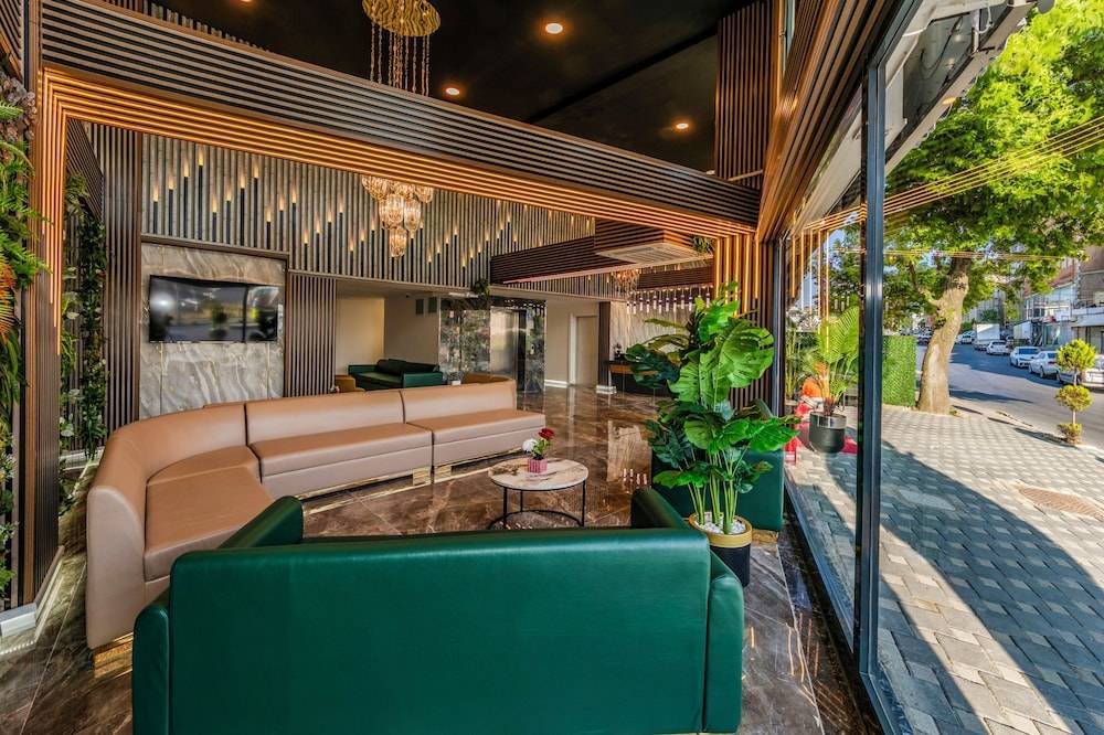 Airport Waves Hotel 1