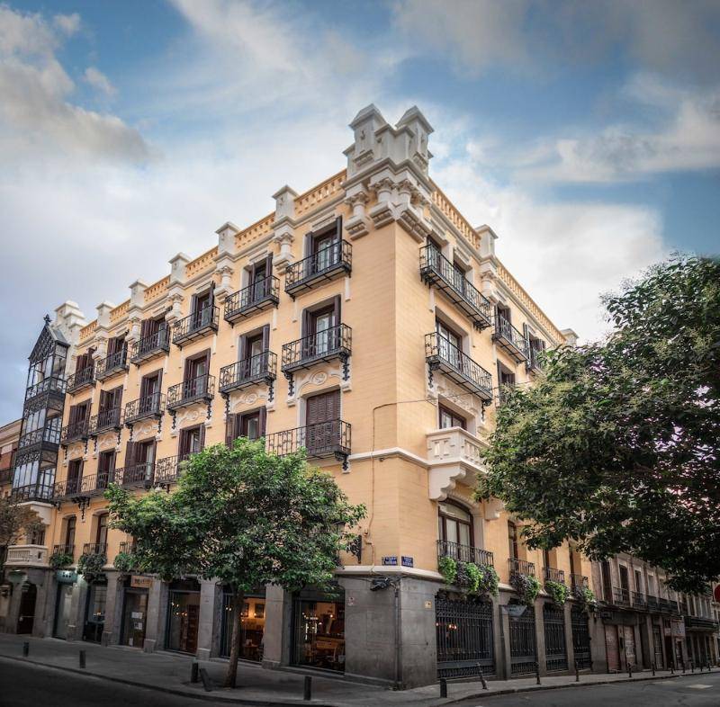 Plaza Mayor Suites & Apartments 1