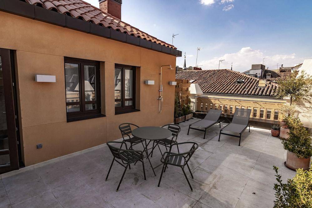 Plaza Mayor Suites & Apartments 2