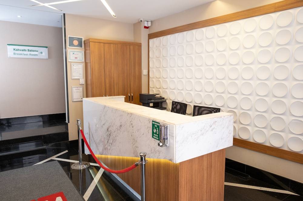 Elm Suite Hotel 2