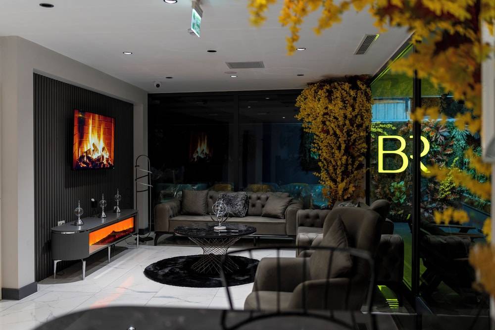 BRANDROOM HOTEL 2