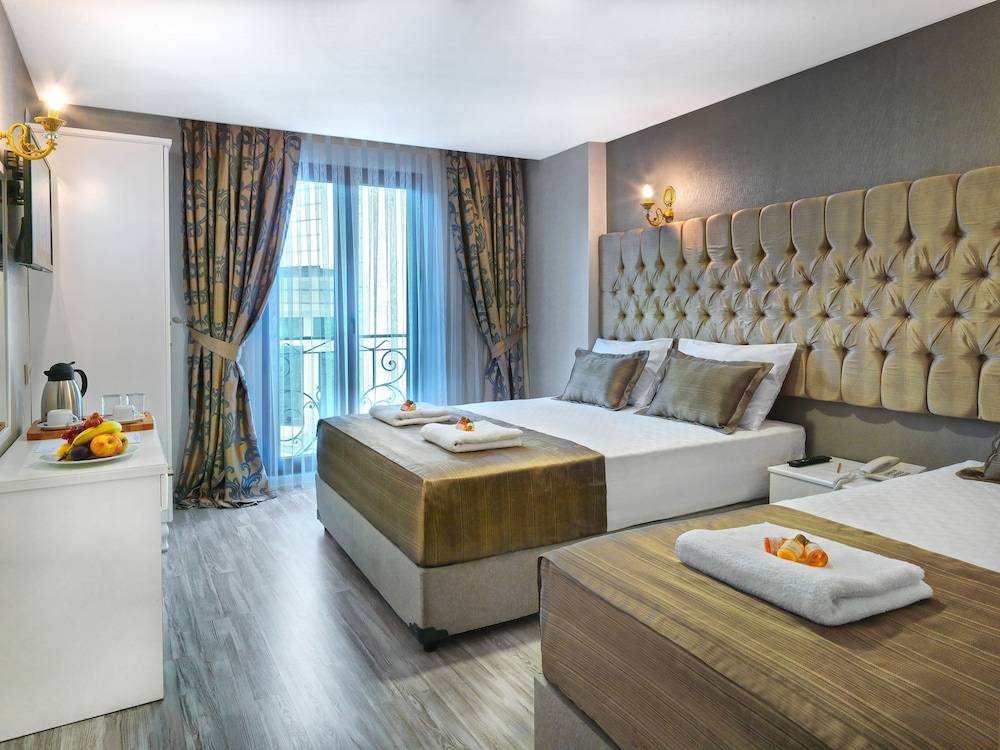 Grand Pamir Hotel 1