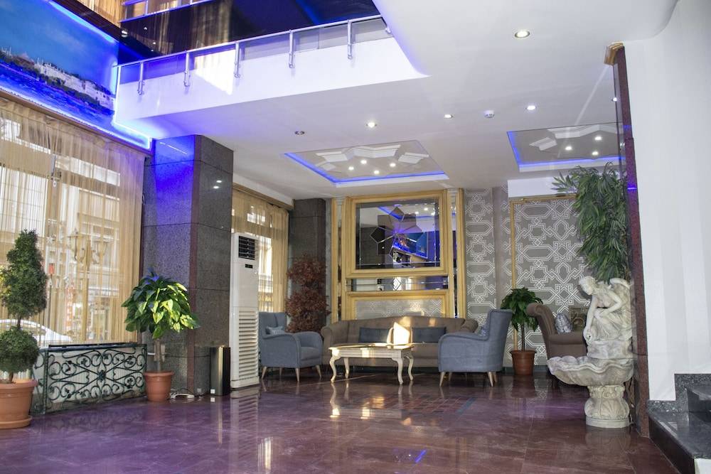Hermanos Hotel 2