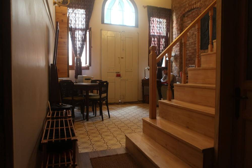 Tom Square Boutique Hotel 2