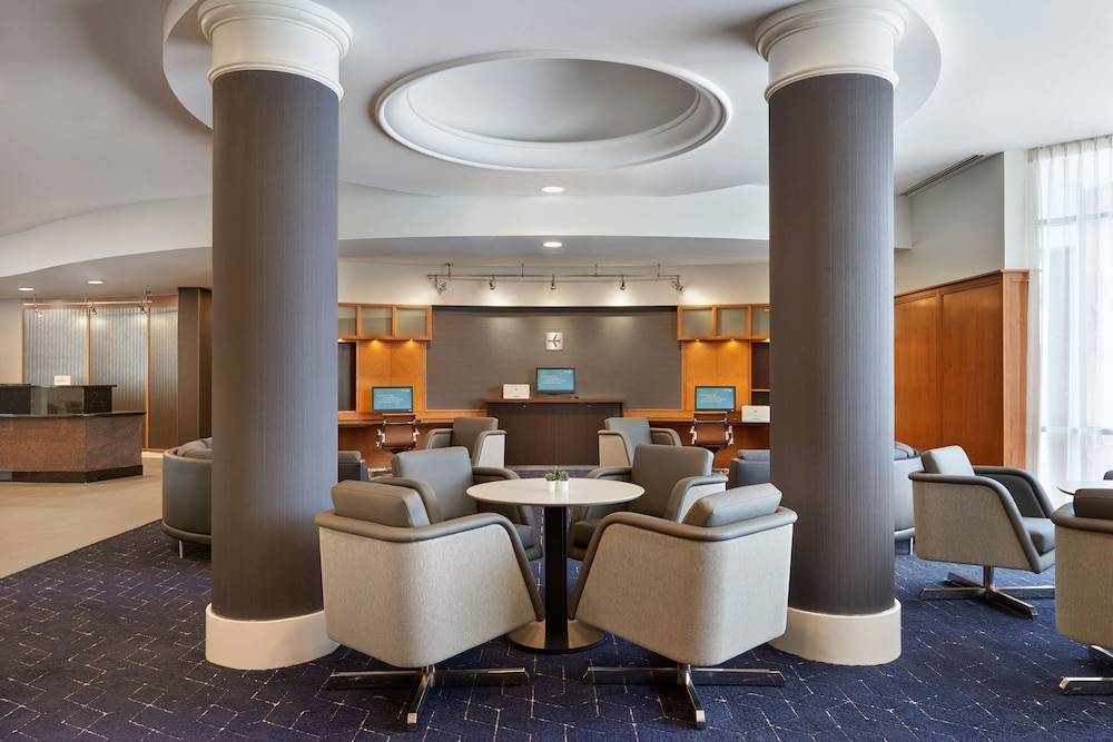 Courtyard by Marriott Toronto Markham 2