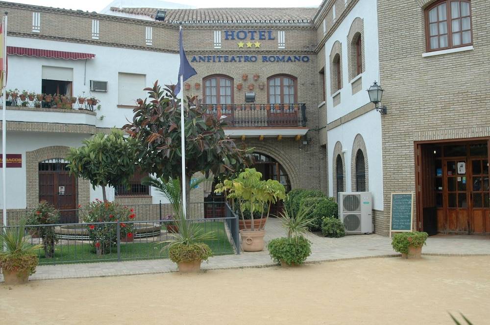 Hotel Anfiteatro Romano 1