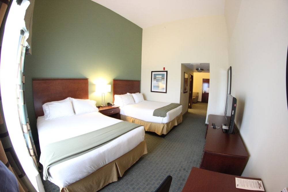 Holiday Inn Express & Suites COCOA by IHG 2