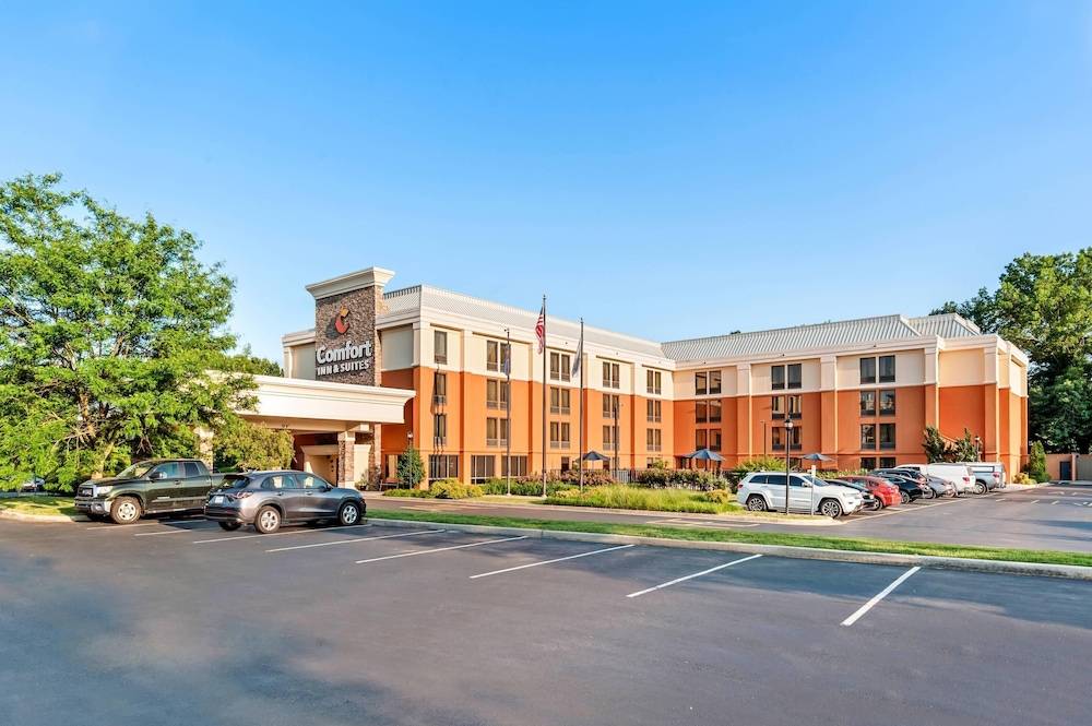 Comfort Inn & Suites Newark - Wilmington 1