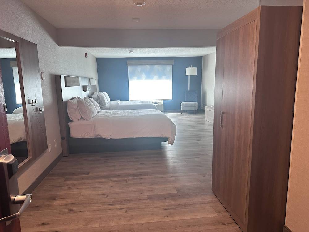 Holiday Inn Express & Suites Southfield - Detroit 2