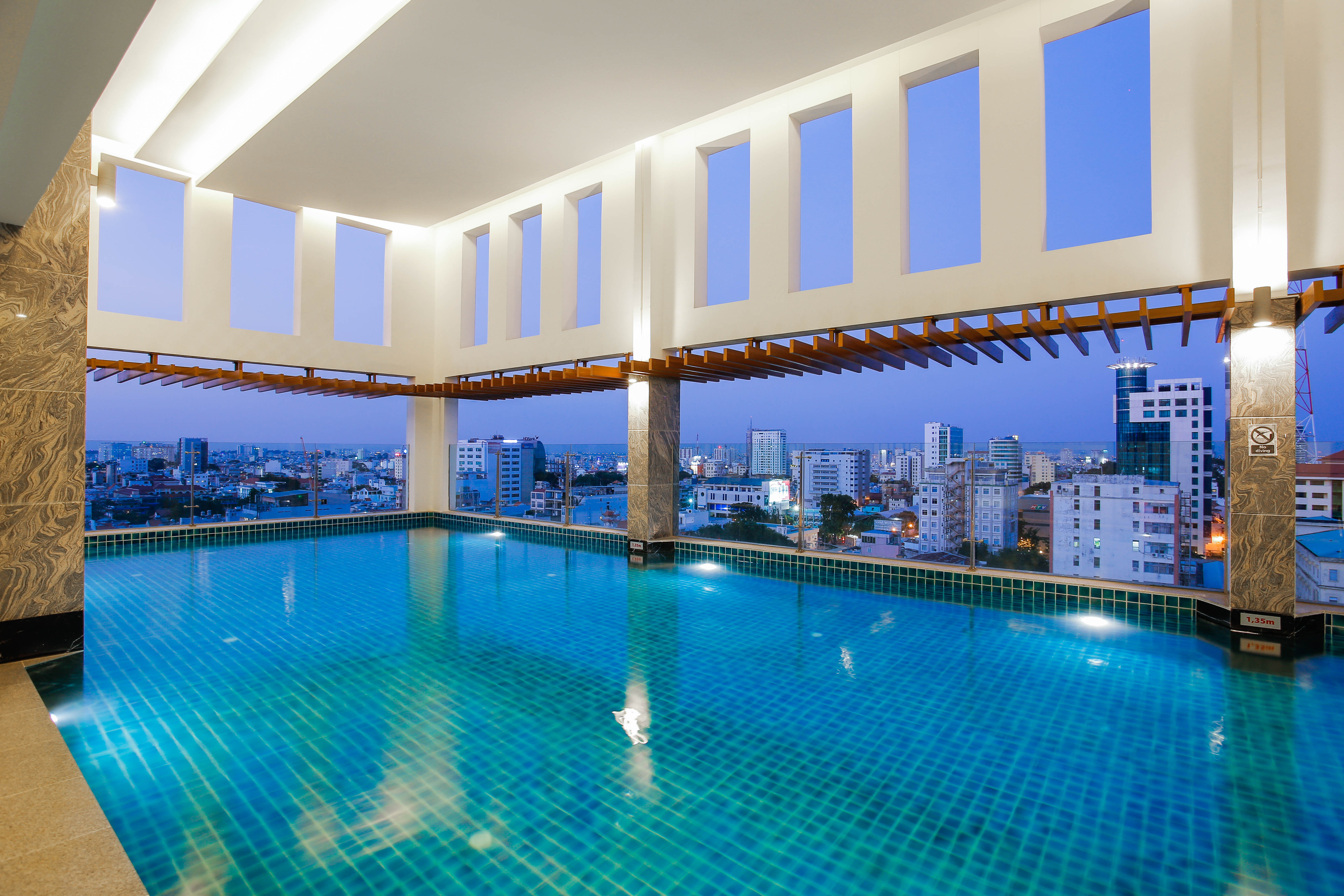 Muong Thanh Grand Saigon Centre Hotel 1