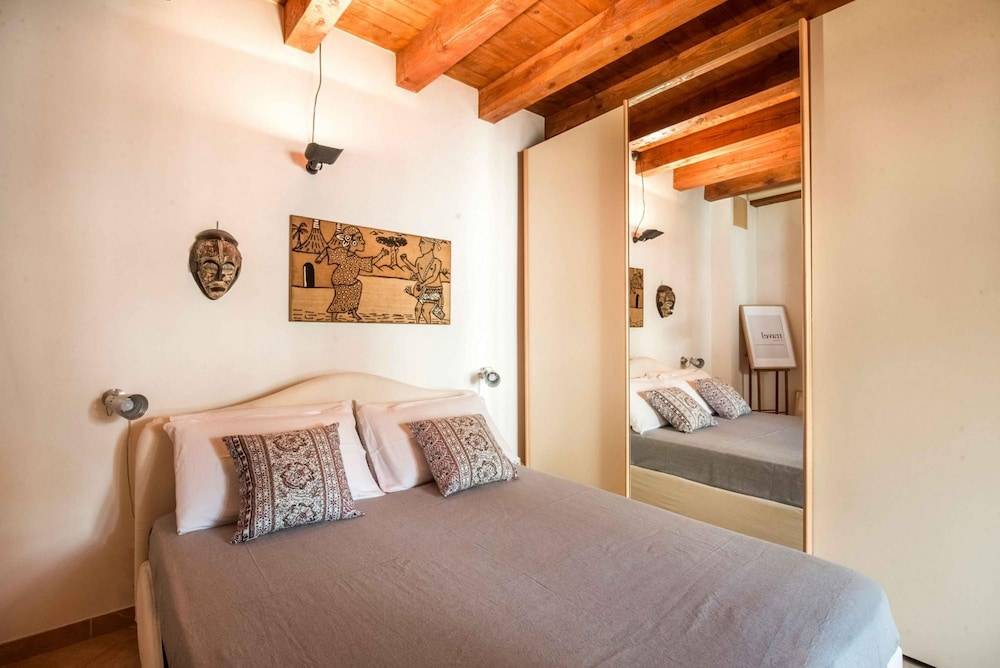 Nice Apartment in Palazzo Vatticani by Wonderful Italy 2