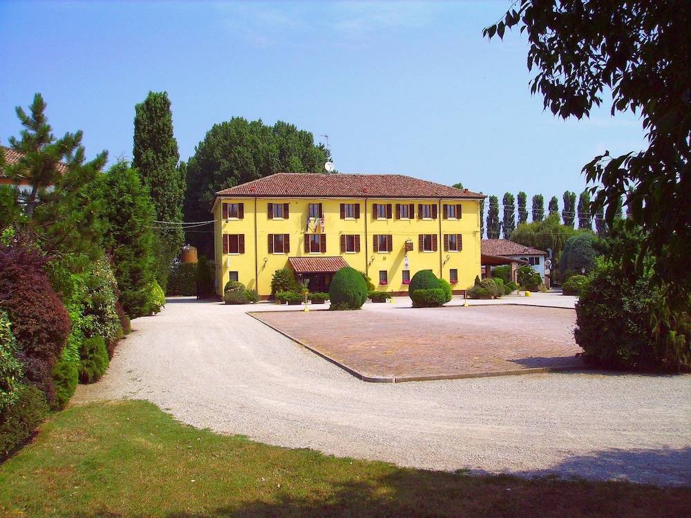 Hotel Antico Casale 1