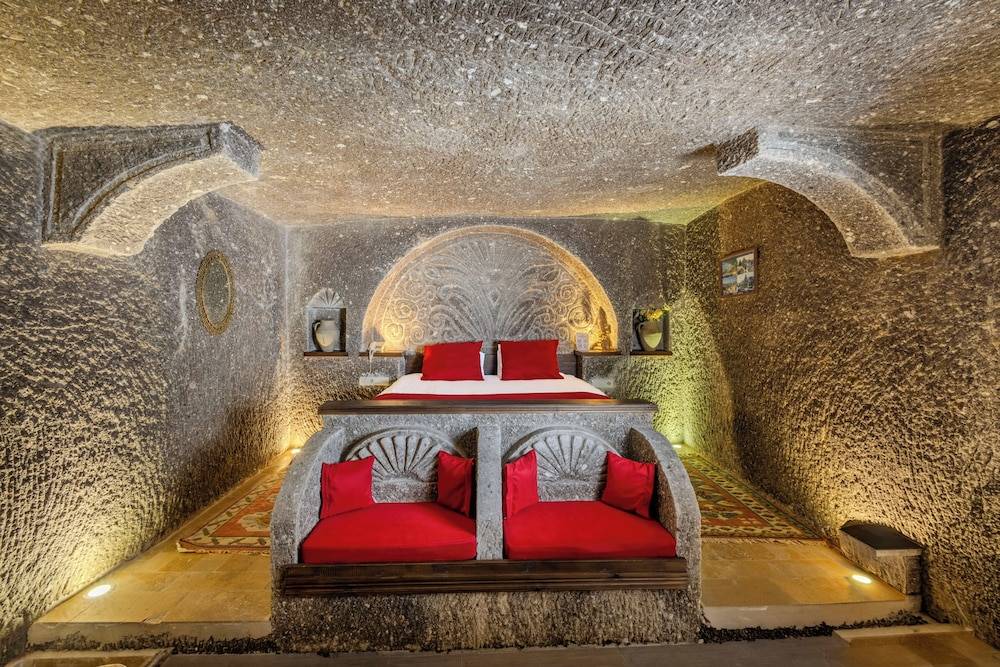 Hidden Cave Hotel 2