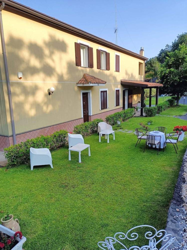 B&B BOUTIQUE DI CHARME "ETNA-RELAX-NATURA" 1