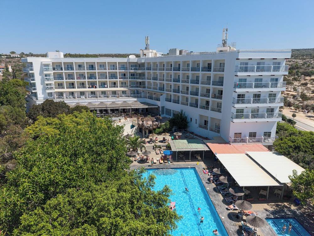 Marina Hotel 1