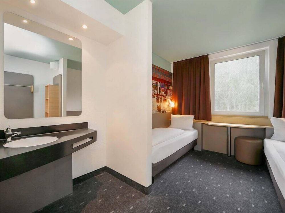 B&B Hotel Berlin-Dreilinden 2