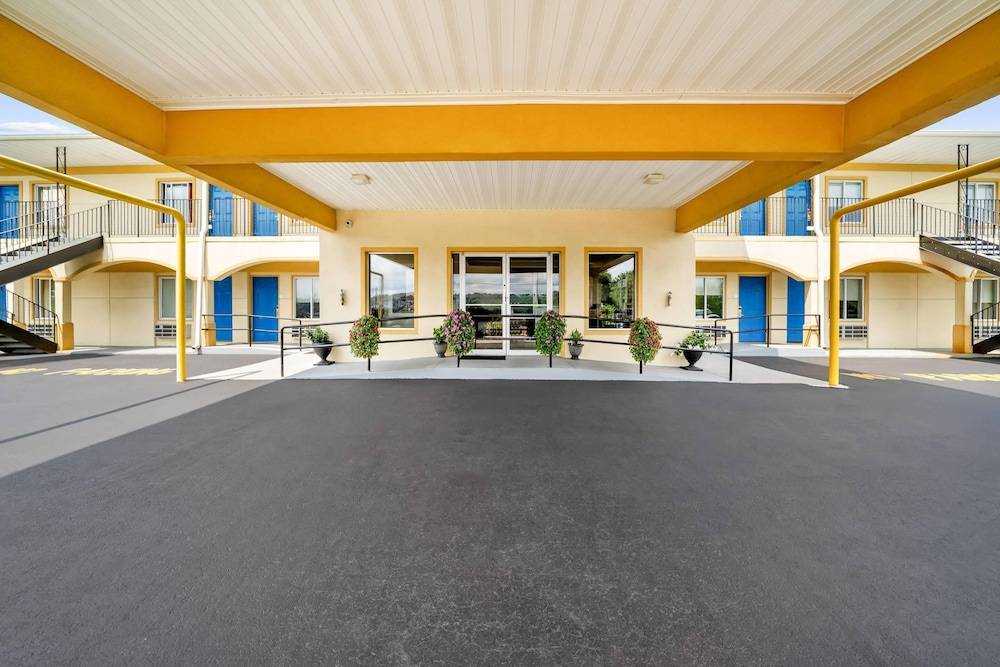 Rodeway Inn 1