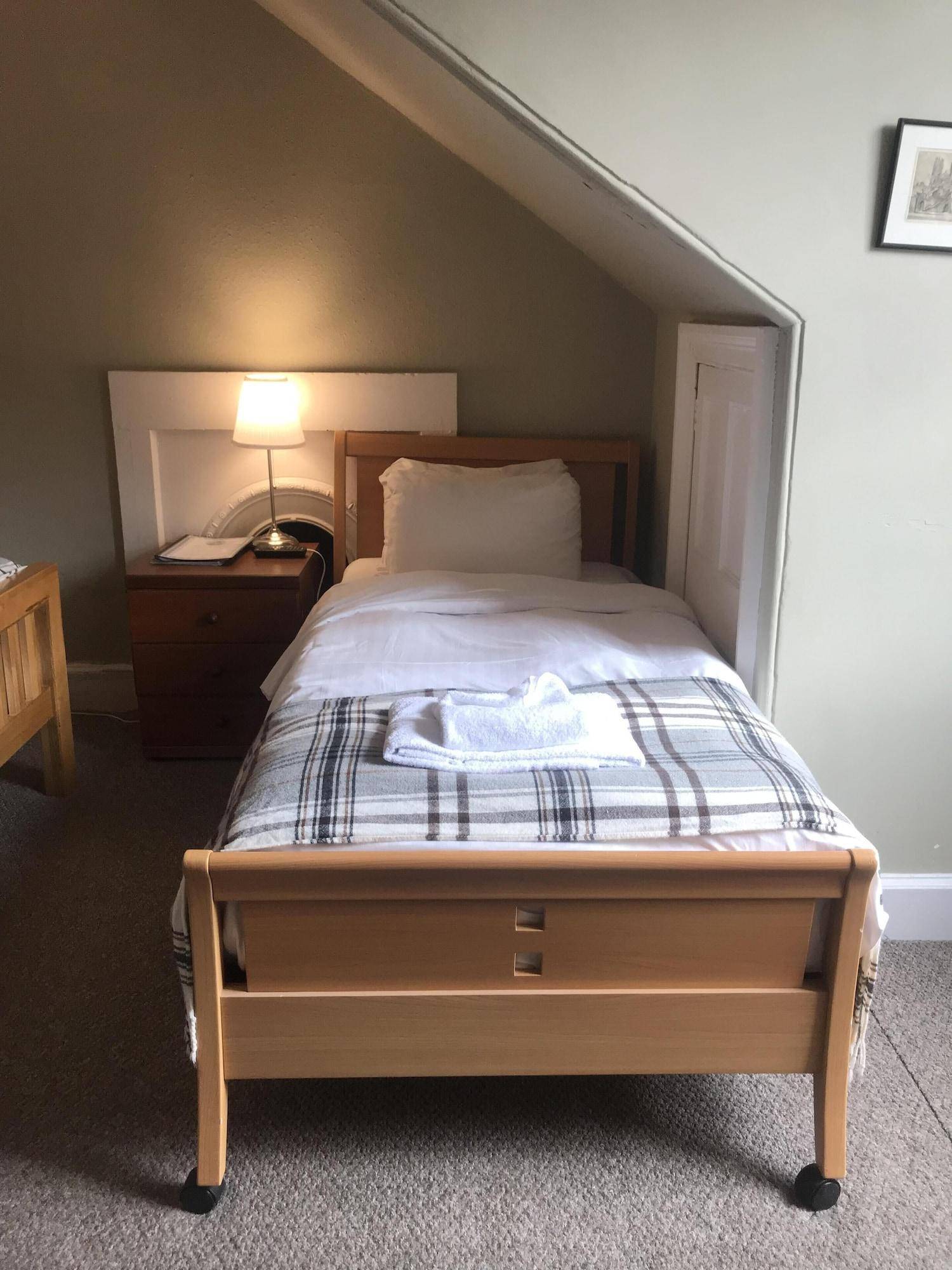 IVY- Braveheart Guest House 1