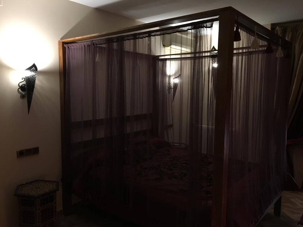 Hostal Mont Royal 2