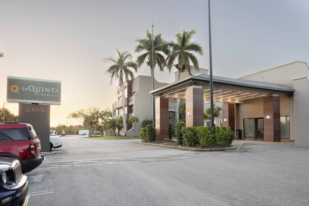 La Quinta by Wyndham Ft. Myers - Sanibel Gateway 1