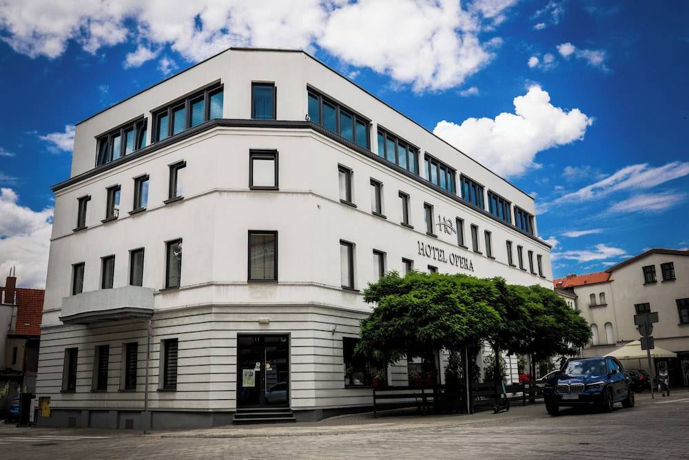 Hotel Opera 1